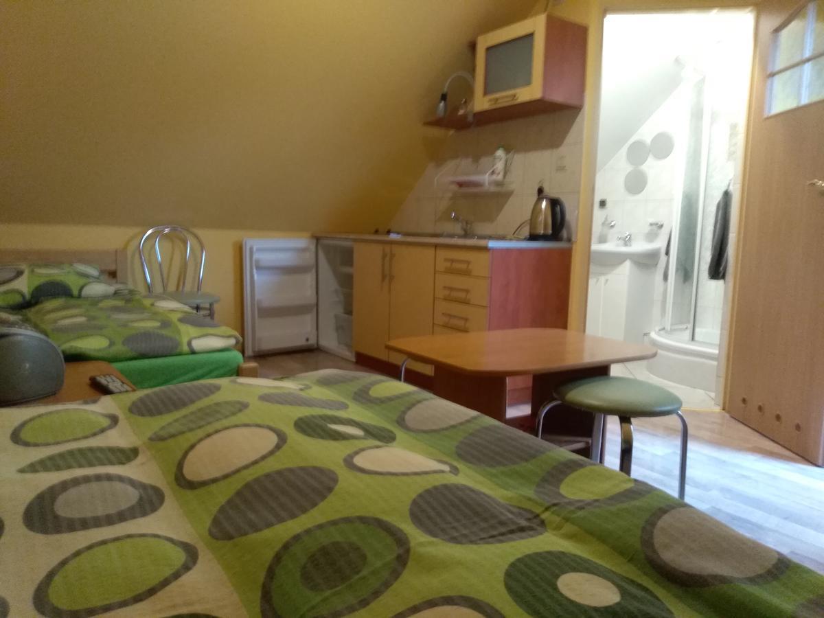 Gospodarstwo Agroturystyczne Ania I Filip Izabelin  Buitenkant foto