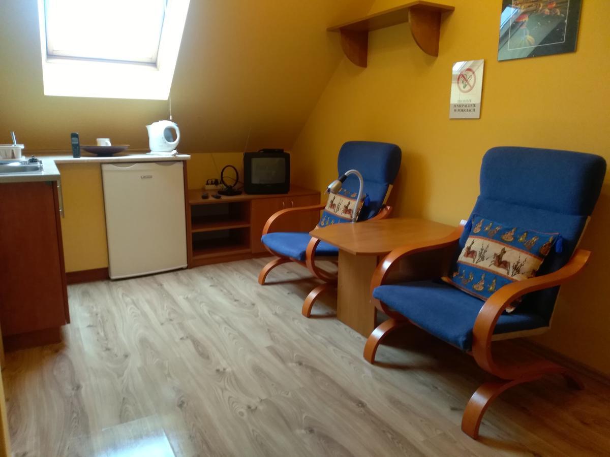 Gospodarstwo Agroturystyczne Ania I Filip Izabelin  Buitenkant foto