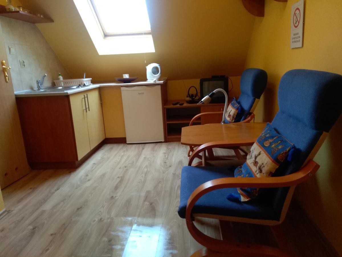 Gospodarstwo Agroturystyczne Ania I Filip Izabelin  Buitenkant foto